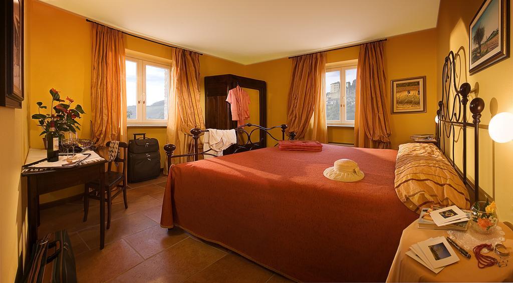Mongalletto Castellinaldo Room photo